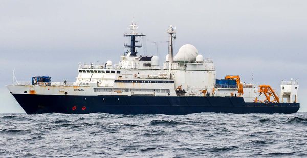 Russian underwater spy ship Yantar at sea
